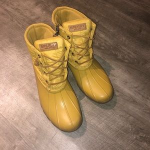 SPERRY WINTER BOOTS!!